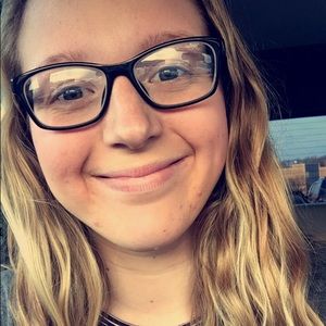 Meet your Posher, Mackenzie